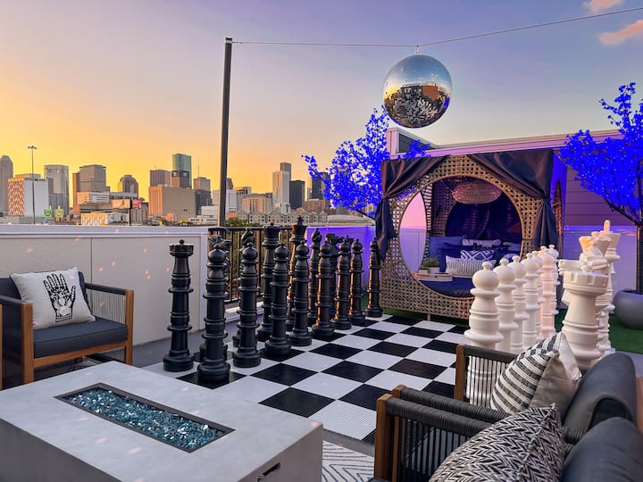 Checkmate Rentals The Oasis Checkmate HTX Rooftop - Houses for Rent in Houston, Texas ...