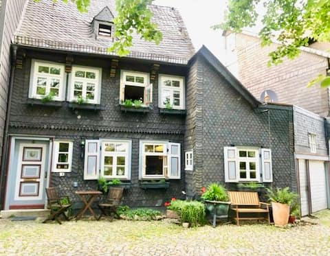 Holiday apartment in romantic Schieferhaus