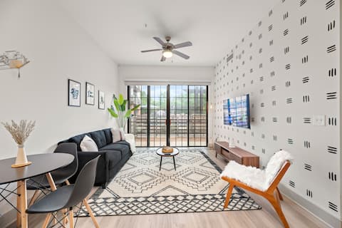 Top Airbnb: Japanese Zen 1BR | Bishop Arts No Cleaning Fee - D in L.O. Daniel