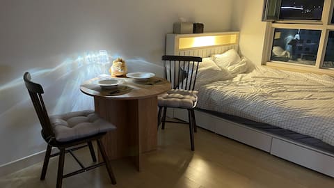 # 1 Best location/5 minutes walk from Yeongdeungpo Station/2 minutes walk from Times Square/Welcome to business trip/Long stay discount