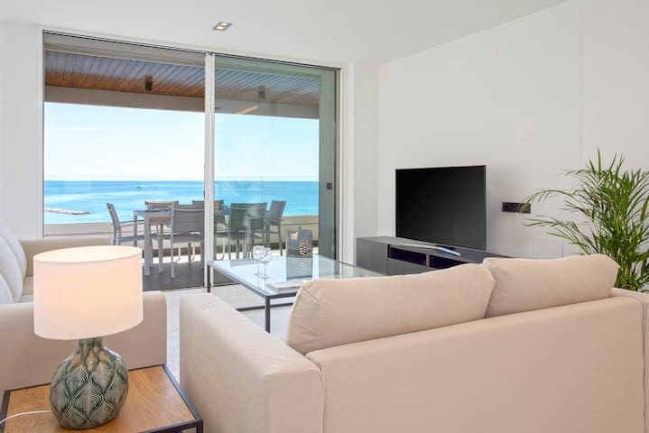 Renthas Hospitality Automatic Services Sl managed Airbnb listing 1