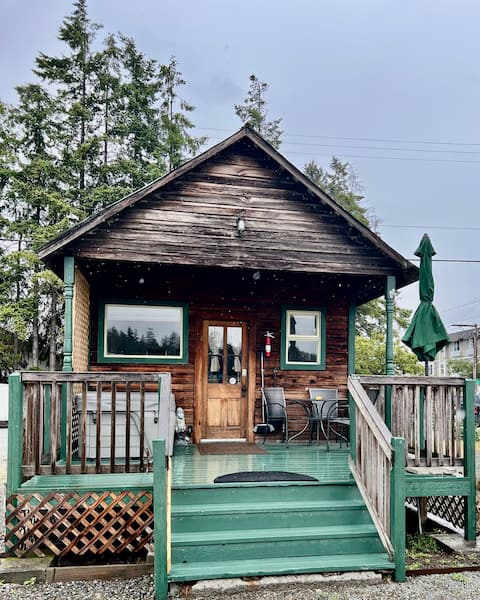 Bridge Tender Shack with hot tub on deck