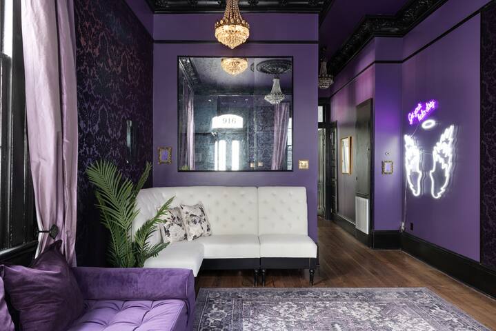 Luxury home, Newly Renovated/Blocks from FQ gallery image 3