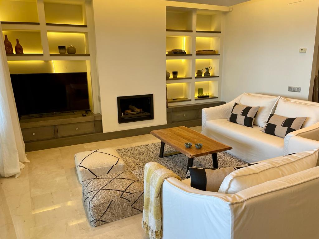 Top performing Airbnb: Amazing Front Line Beach Flat in Cabopino in Marbella