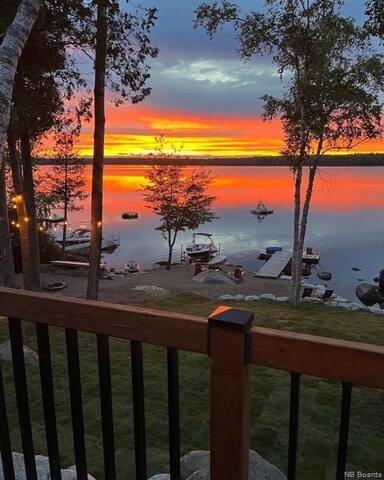 Cottage on North Lake gallery image 4