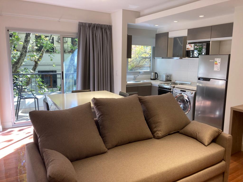 Successful Airbnb property: Nice 2 brand new rooms! in Flores