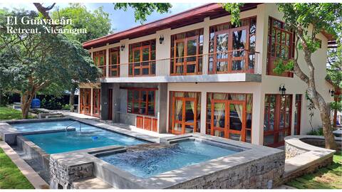 El Guayacán - Family Suite with Balcony