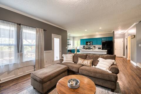 Tranquil 5BR Retreat w/ Stunning Views