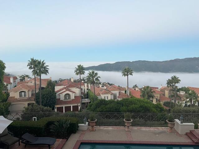 Large 6200 sqft Palisades 5-Bed Ocean View Home gallery image 4