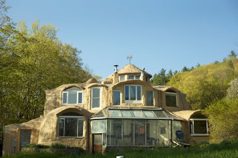 5BR Rustic Mountain Sanctuary Dome Home