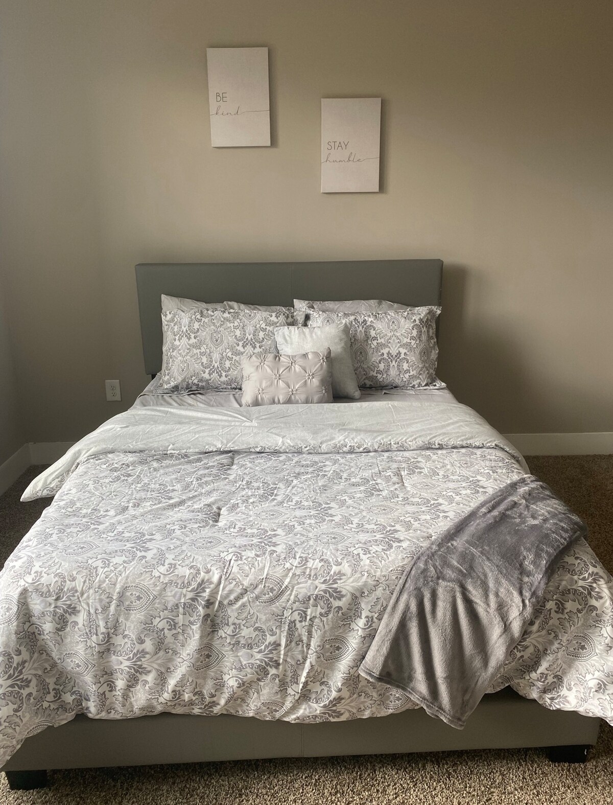 The Comfy Cove