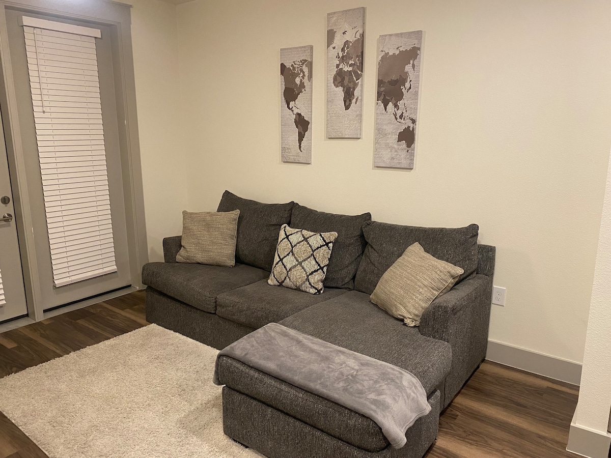 The Comfy Cove