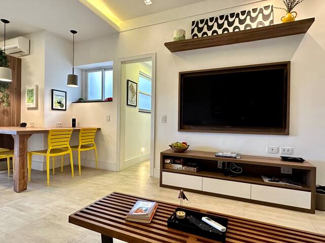 2 BDR Copacabana Penthouse, 2 Blocks to Beach gallery image 3