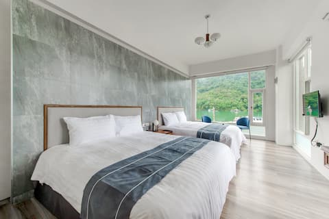 Sun Moon Lake Shuiyang | Itathao Old Street | Lake View | Full Lake View Quadruple Room_Low Floor