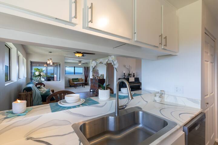 Luxury Ocean View 4 Bedroom Penthouse gallery image 5