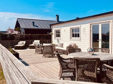 Newly renovated cottage by the sea