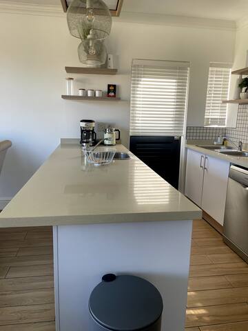 Cape Town Home -HummingBird gallery image 5