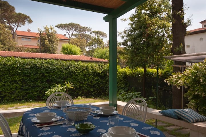 Casa Con Giardino Per 6 Persone - Marina di Pietrasanta