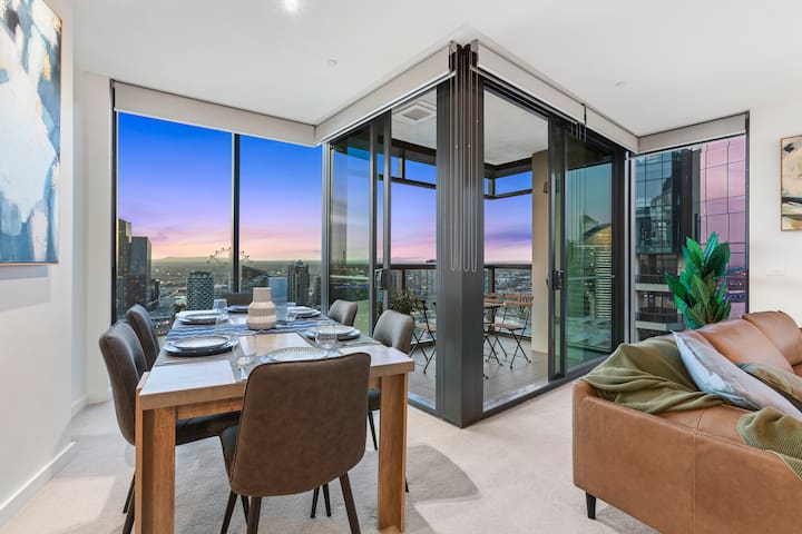 Gia – Jaw-dropping 3BDR 2car executive apartment.