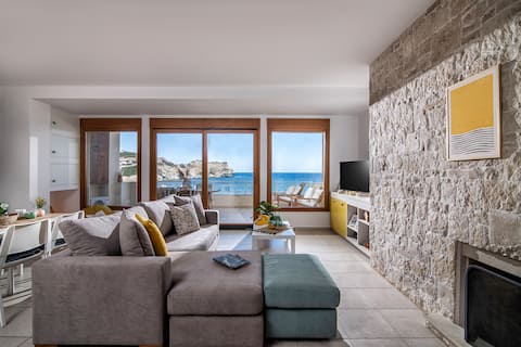 Beachfront Yellow apt-Ligaria beach
