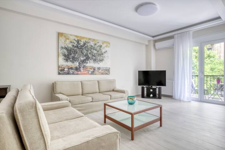 Olivia – Deluxe apartment in Athens gallery image 2