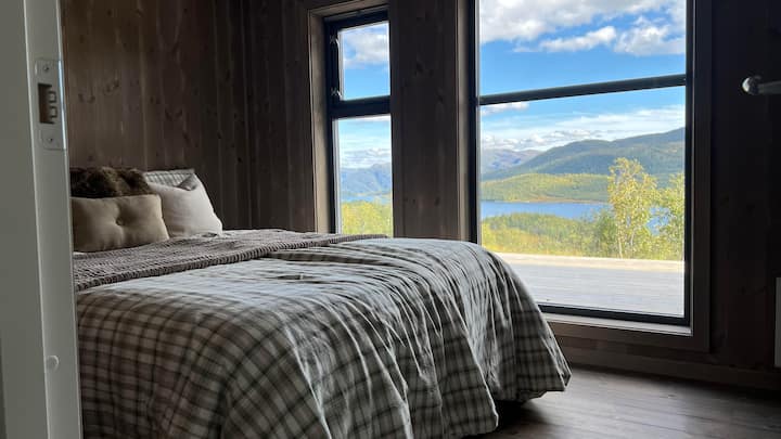 1 - ва спалня: 1
двойно легло 150 см