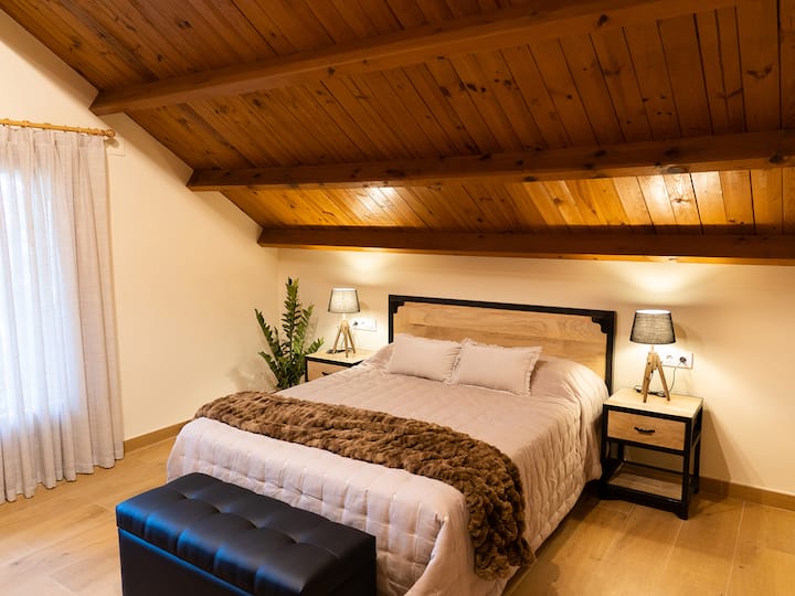 Habitación de la buhardilla (1)