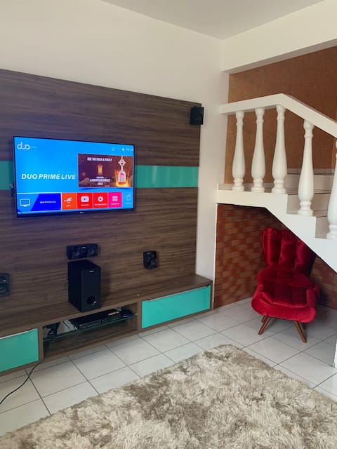 Cozy, spacious house, air in the suite!