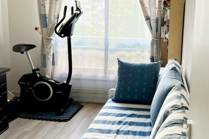 Spavaća soba 3 s kaučem na razvlačenje koji se može pretvoriti u 2 kreveta na izvlačenje