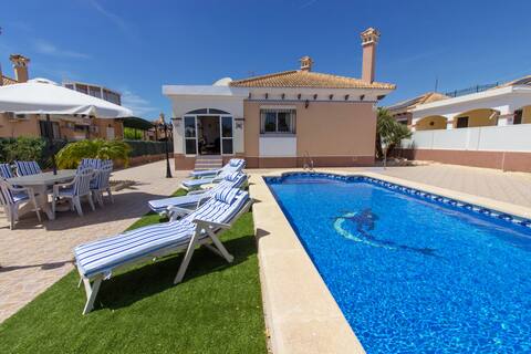 Top Airbnb: La Marina Family Friendly Holiday Villa en San Fulgencio