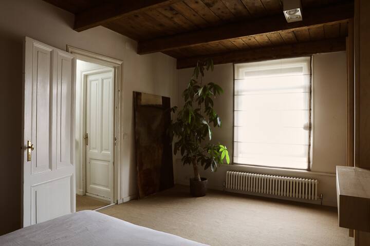 Apartment in west gallery image 3