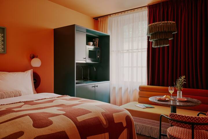 Family Room at Ember Locke gallery image 3