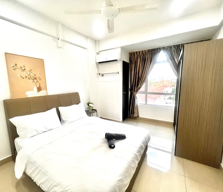 Spavaća soba 2
- 1 bračni krevet (širine 150-179 