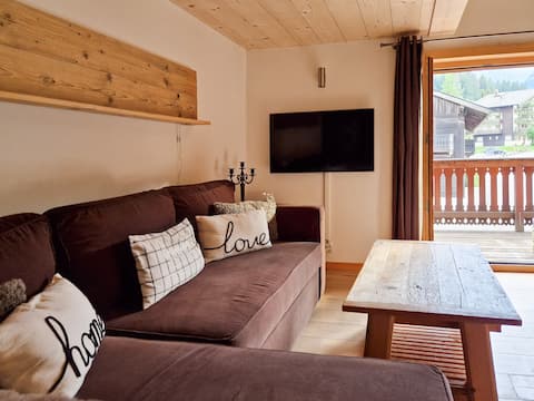Successful Airbnb property: Comfortable renovated duplex in charming chalet in Troistorrents