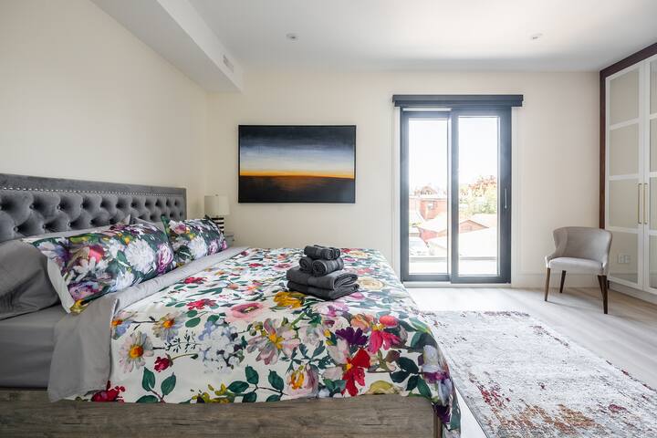 Incredible Modern 3BR Executive Home – Must See! gallery image 3