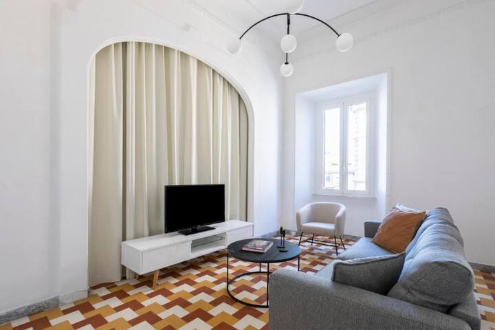 EasyTopStay – Villa Borghese Large Apartment gallery image 2