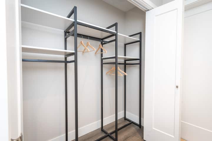 Კინგ-ოთახის გარდერობი