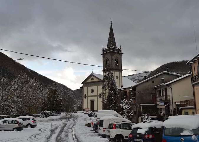 Entire home with 1 bedrooms in Modena - Monolocale vista Cimone e paese di Fiumalbo