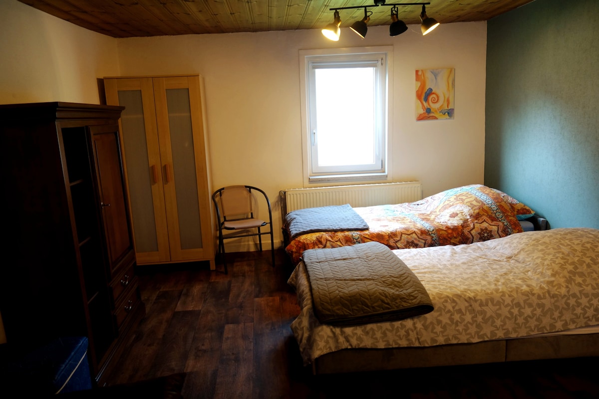 საძინებელი 1