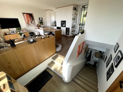 Top performing Airbnb: Charming 2-bedroom apartment with sea view in Sainte Maxime