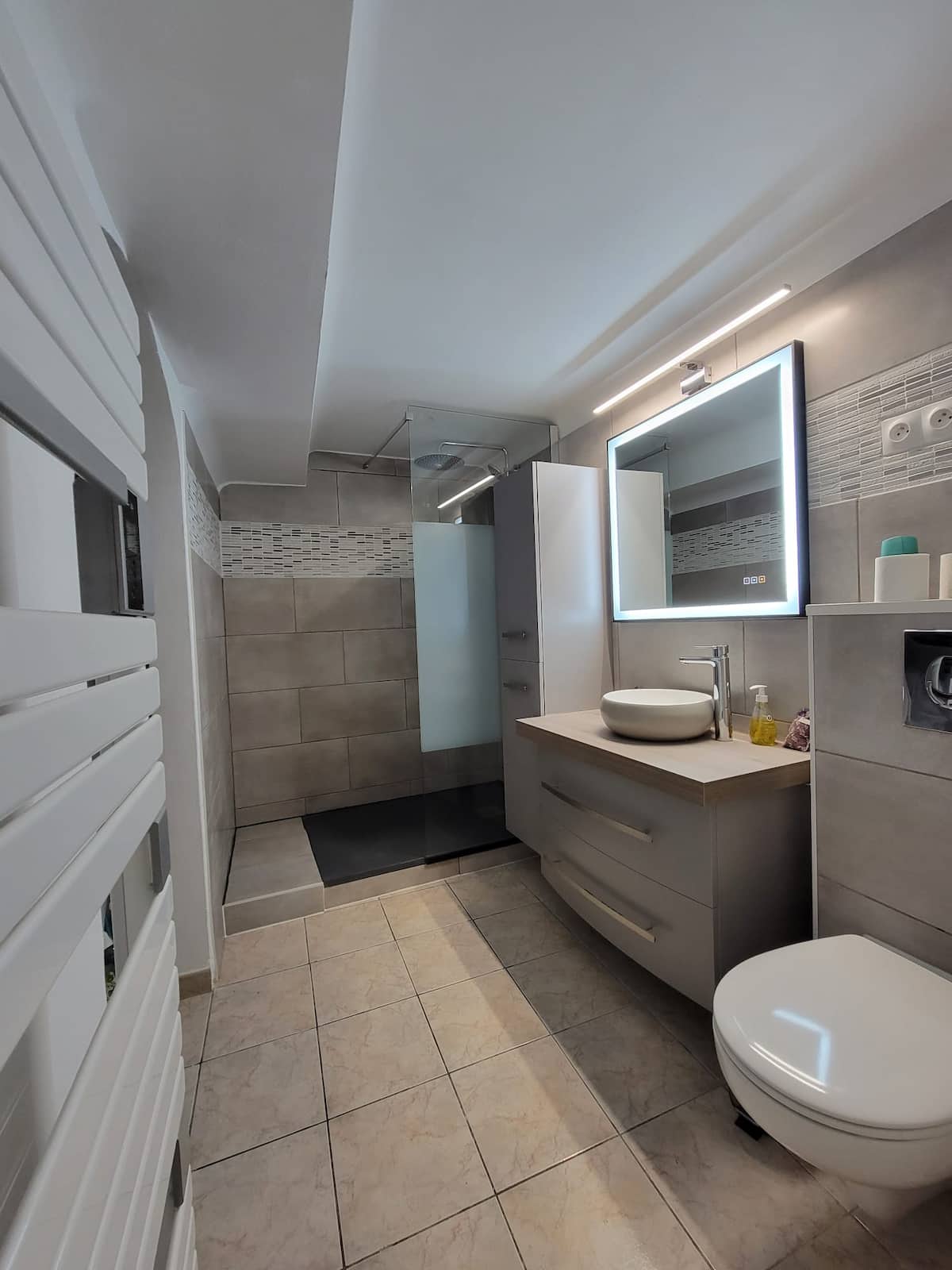 Renovated downstairs bathroom at Maison Embonne