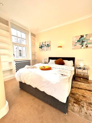 Knightsbridge Villa gallery image 5