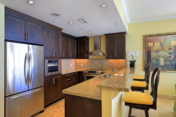 Windsong Resort Oceanfront One Bedroom Suite