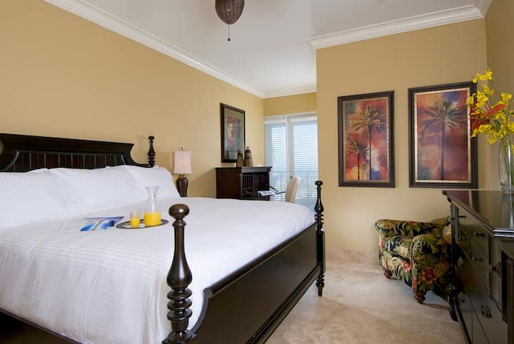 Windsong Resort Oceanfront One Bedroom Suite
