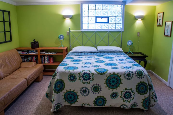 Lower Level Queen Bed in 4th Bedroom with 2 twins