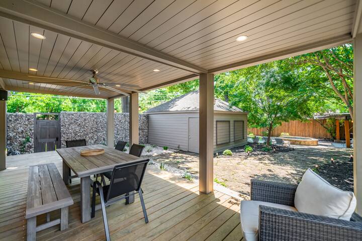 Sunset House – Luxury Pool and Hot Tub Retreat gallery image 4