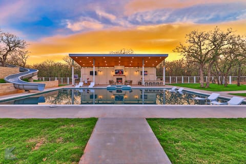 The Red Bird Pool and Cabin - Near Abilene, Tx
