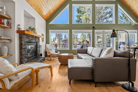 Conifer Cottage | Hot Tub | Peaceful | Foosball