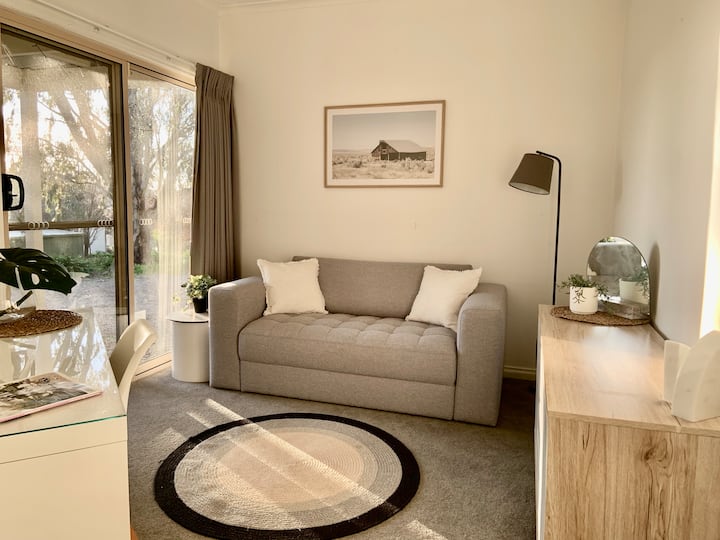 Utafiti /Chumba cha 5 cha kulala kilicho na kitanda cha sofa (mara mbili)