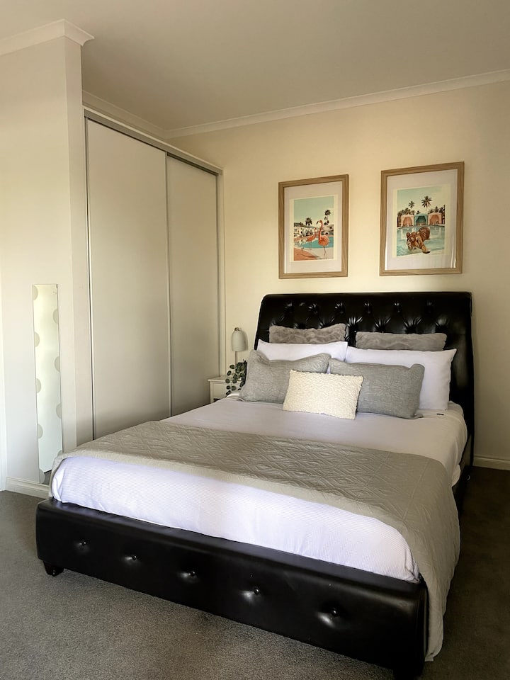 Chumba cha kulala cha 4 - Kitanda cha Malkia